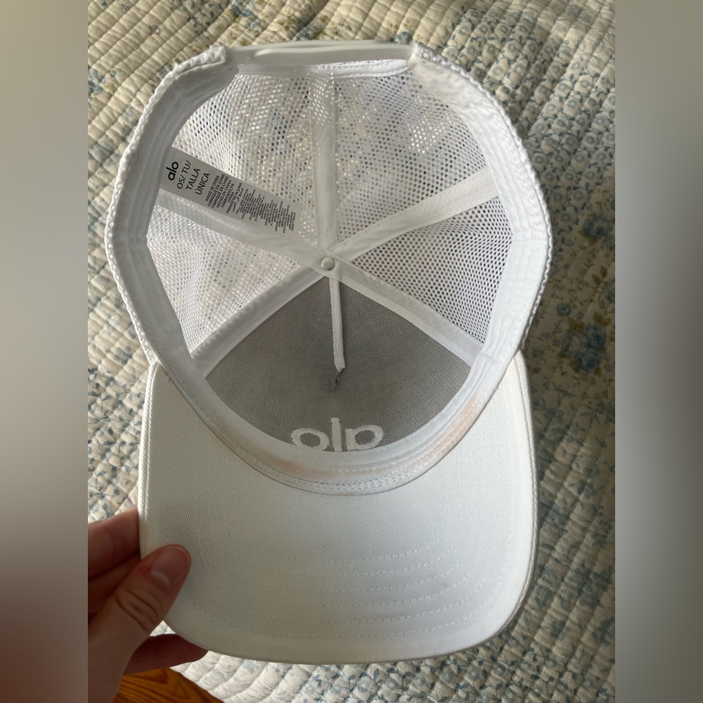 ALO Yoga Cap - Picture 4 of 5